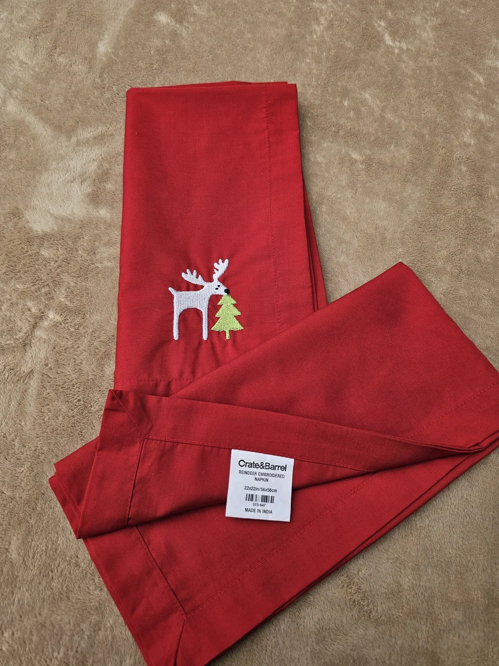 Crate & Barrel. 2 Placemats, 2 Dinner Napkins, 2 Towels. Snowman & Reindeer.